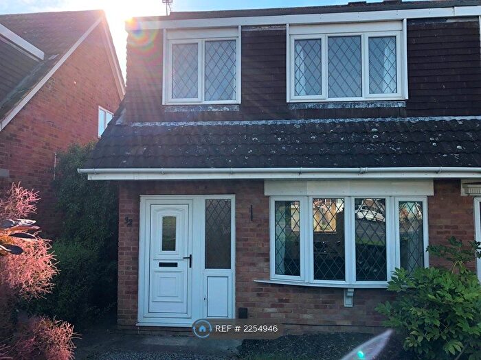 3 Bedroom Semi-Detached House To Rent In Medoc Close, Cheltenham, GL50