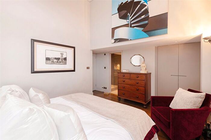 3 Bedroom Flat To Rent In The Piper Building, London, SW6