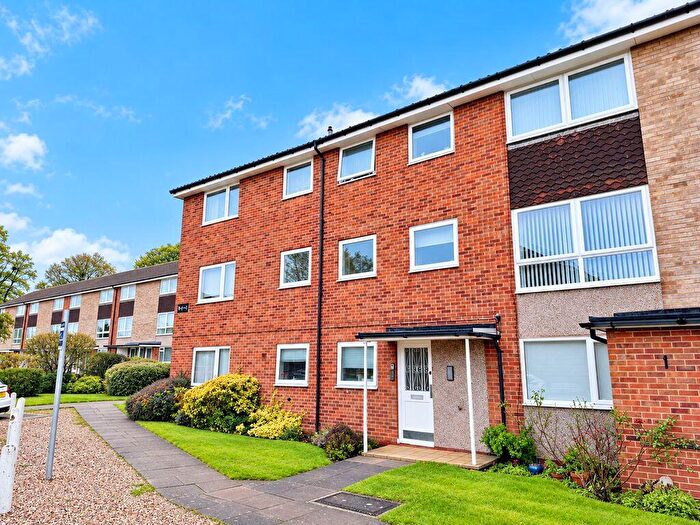2 Bedroom Flat For Sale In Eldon Drive, Sutton Coldfield, B76