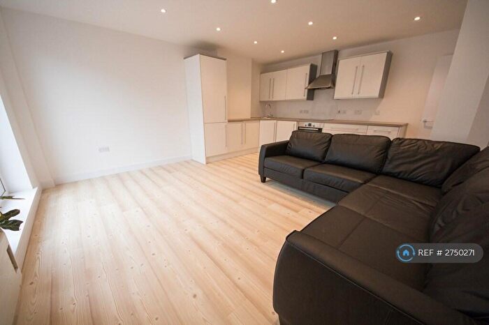 2 Bedroom Flat To Rent In Mowlem Street, London, E2