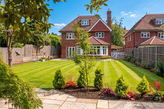 5 Bedroom Detached House To Rent In Woking, Surrey, GU22