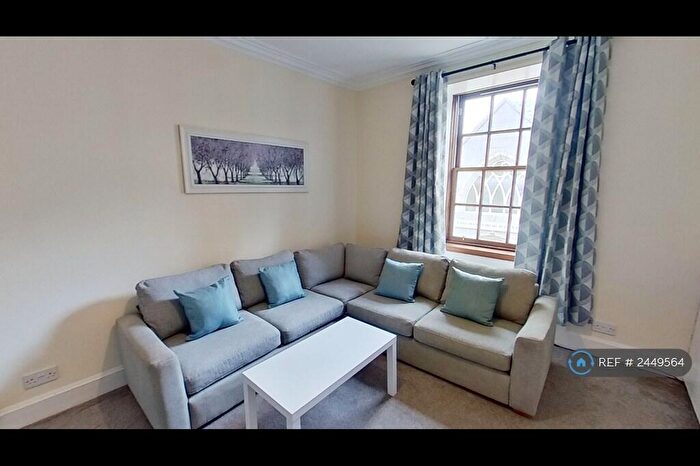 3 Bedroom Flat To Rent In Skene Terrace, Aberdeen, AB10