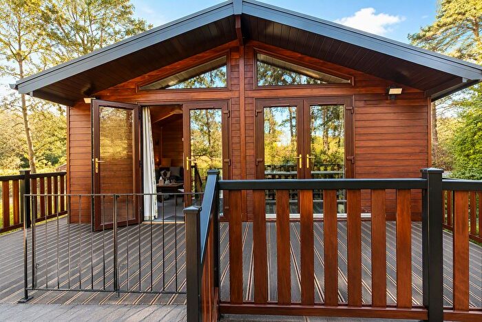 2 Bedroom Mobile/park Home For Sale In Central Way, Godshill, Fordingbridge, SP6