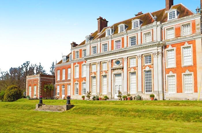 2 Bedroom Apartment For Sale In Waldershare, Dover, CT15