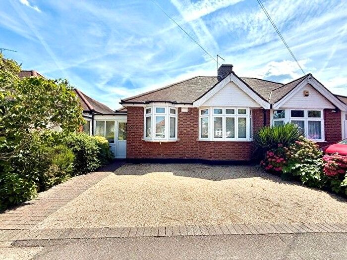 2 Bedroom Bungalow To Rent In Kelsie Way, Ilford, IG6