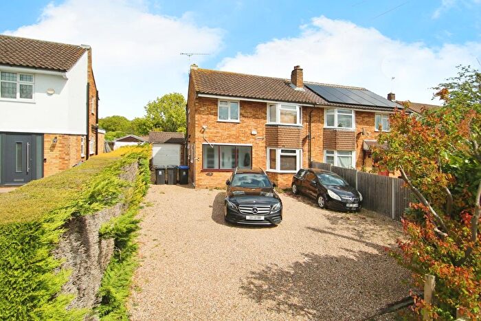 3 Bedroom Semi-Detached House To Rent In Pinewood Green, Iver Heath, SL0