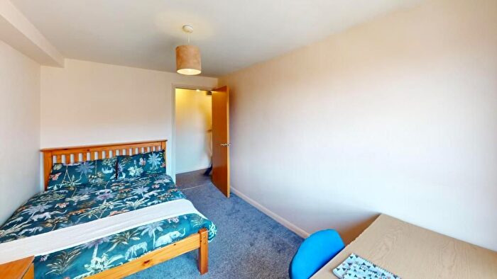 2 Bedroom Flat To Rent In Royal Victoria Court Gamble Street, Nottingham, NG7