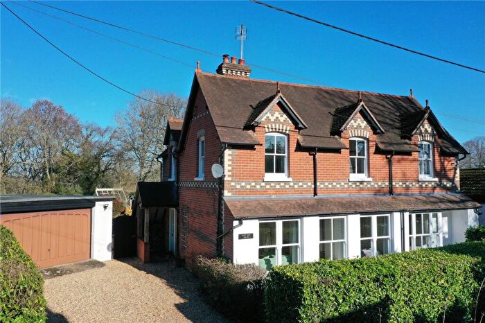 4 Bedroom Detached House For Sale In Tutts Clump, Reading, Berkshire, RG7