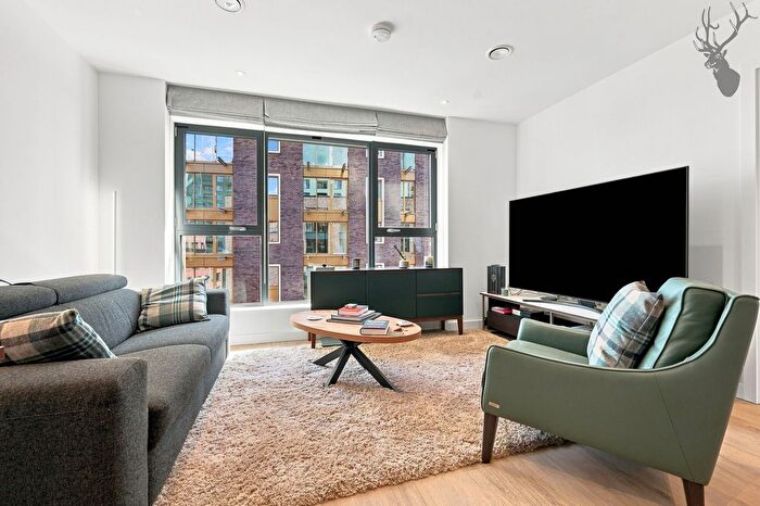 1 Bedroom Flat To Rent In Mayfly Close, Bromley-By-Bow, E3