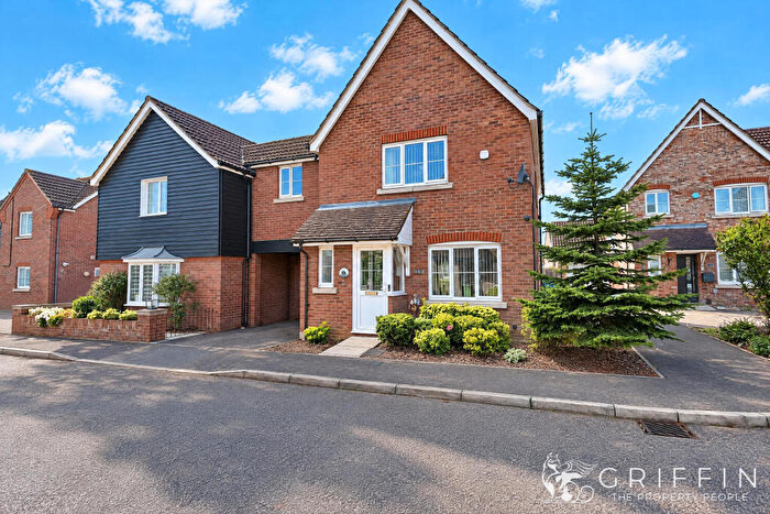 3 Bedroom Semi Detached House For Sale In Chester Close, Chafford Hundred, Grays, RM16