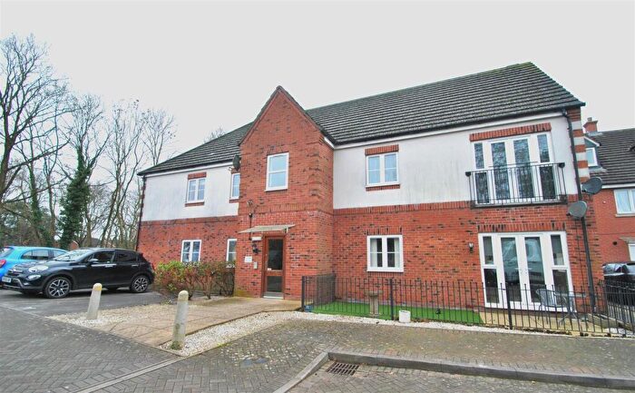 2 Bedroom Flat To Rent In Parsons Mews, Stirchley, Birmingham, B30
