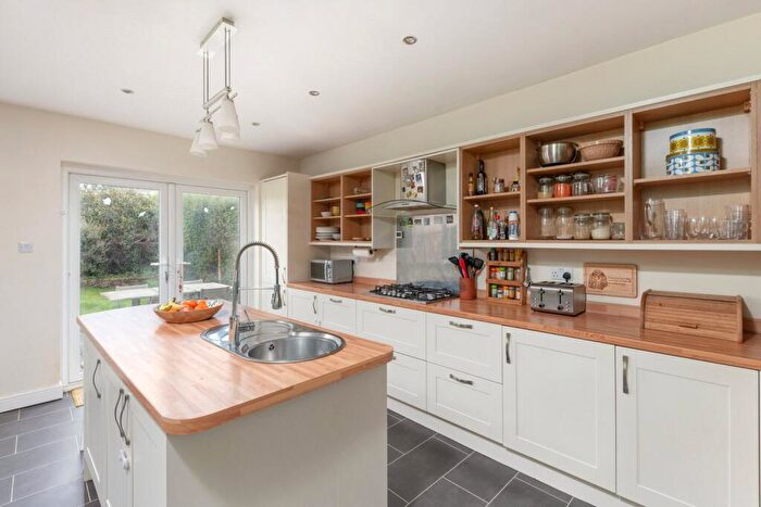 5 Bedroom Semi-Detached House For Sale In The Grove, Rowlands Gill, Tyne And Wear, NE39