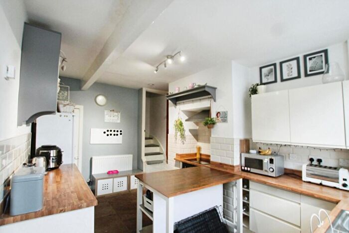 2 Bedroom Terraced House To Rent In Angel Street, Baildon, BD17