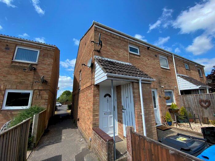1 Bedroom Flat To Rent In Yeatminster Road, Poole, Dorset, BH17