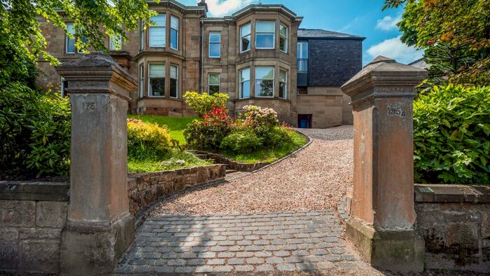 3 Bedroom Flat To Rent In Nithsdale Road, Pollokshields, Glasgow, G41