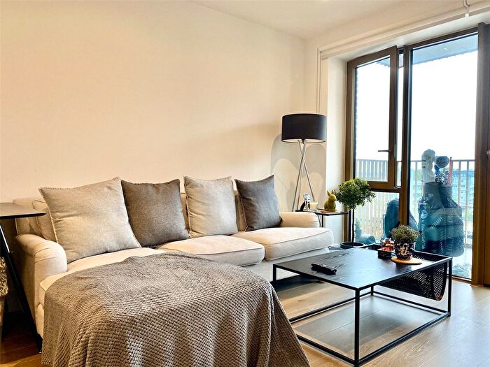 1 Bedroom Flat To Rent In Jasmine House, Brentford, TW8