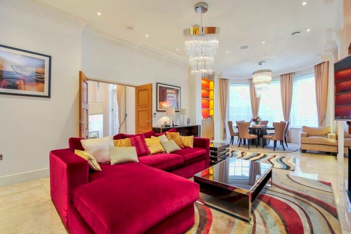 5 Bedroom Apartment To Rent In York Terrace West, Regents Park, NW1