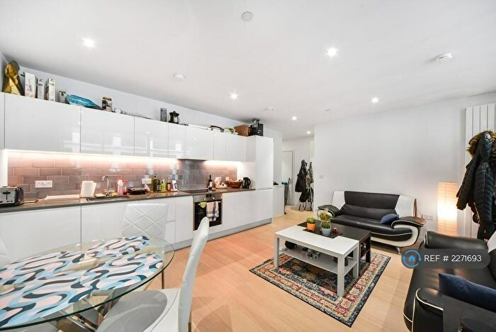 2 Bedroom Flat To Rent In Schooner Road, London, E16