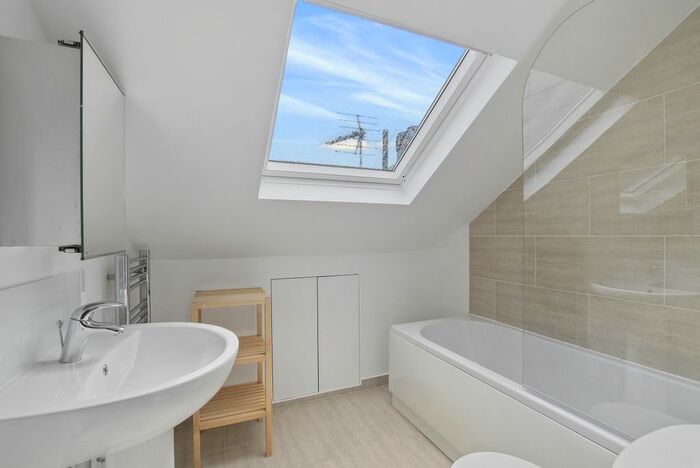 1 Bedroom Flat For Sale In Dyne Road, London, NW6