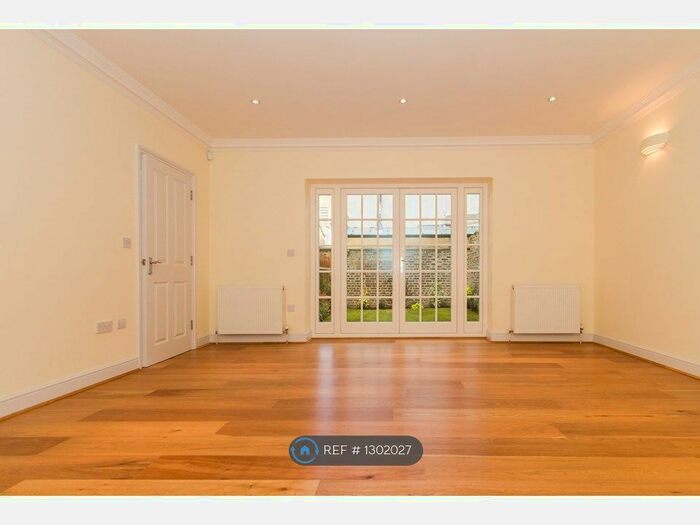 2 Bedroom Terraced House To Rent In Monk Lodge, Richmond TW10
