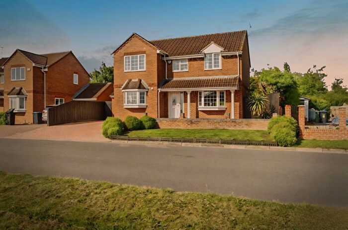 4 Bedroom Detached House For Sale In Marlowe Way, Swindon, SN4