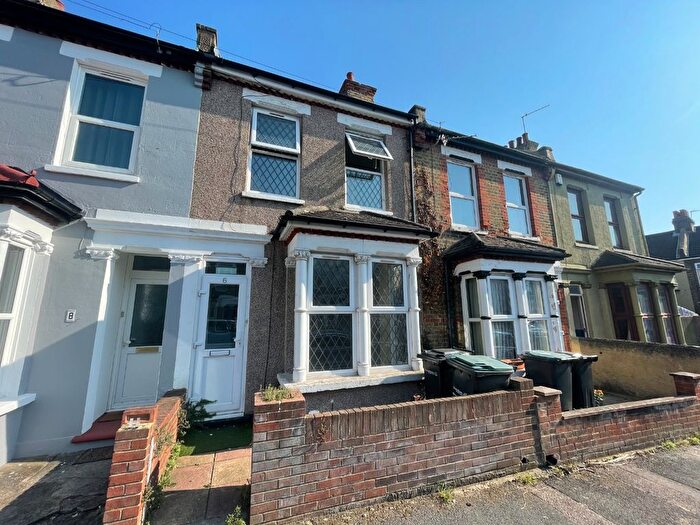 3 Bedroom Terraced House To Rent In Campbell Road, Gravesend, Kent, DA11