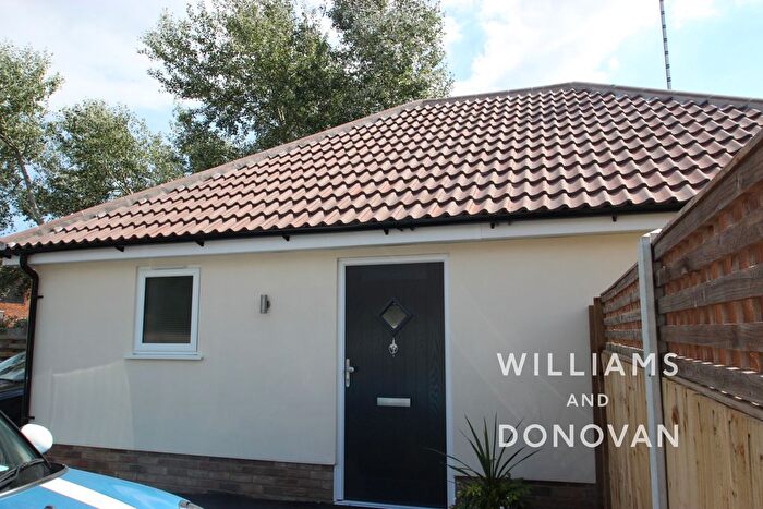 1 Bedroom Detached Bungalow To Rent In Ferry Road, Hullbridge, SS5