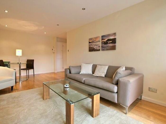 1 Bedroom Apartment To Rent In Nottingham Terrace, Marylebone, London, NW1