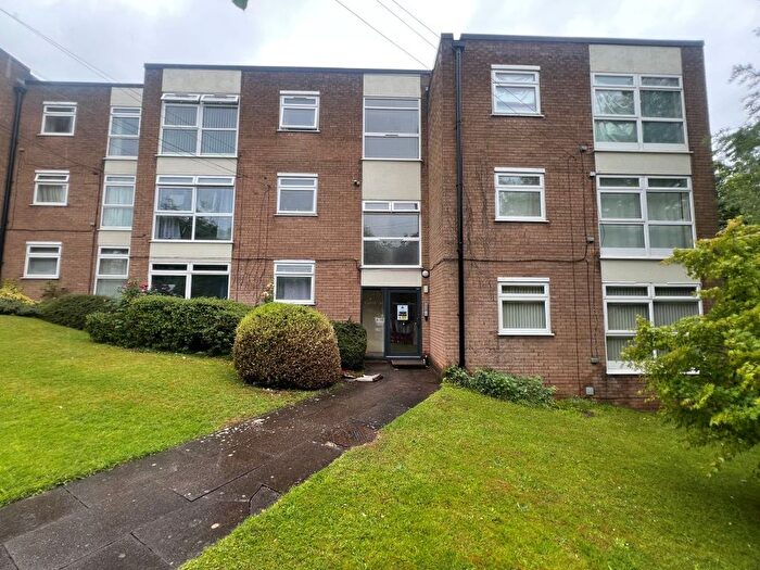 1 Bedroom Flat For Sale In Leicester Close, Smethwick, B67