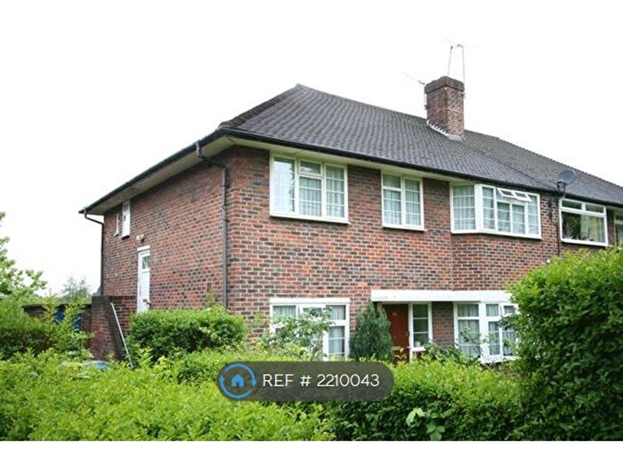 2 Bedroom Maisonette To Rent In The Avenue, Wembley, HA9