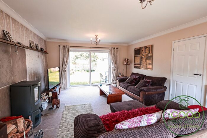 4 Bedroom Detached House For Sale In St. Helens Close, Preston, PR3