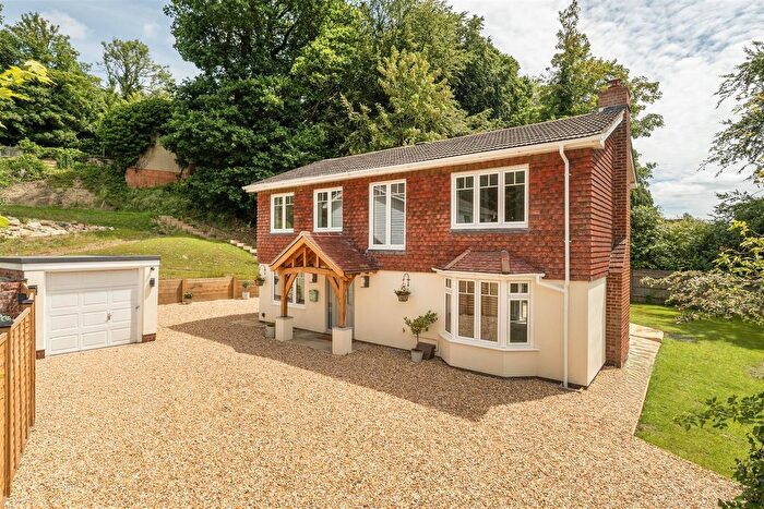 4 Bedroom Detached House For Sale In Dolphin Close, Haslemere, GU27