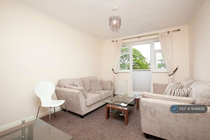 2 Bedroom Flat To Rent In Wilton Court, London, N10
