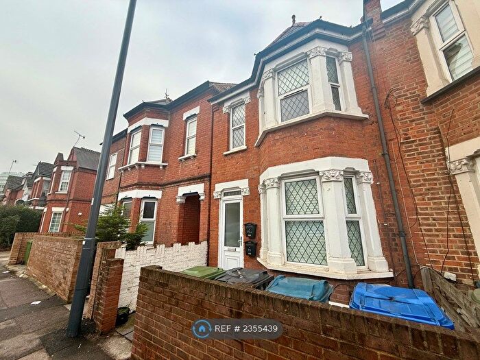 2 Bedroom Flat To Rent In Headstone Road, Harrow, HA1