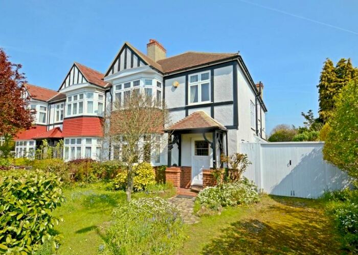 4 Bedroom Semi-Detached House To Rent In Birch Tree Way, Croydon CR0