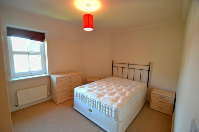 2 Bedroom Apartment To Rent In Roselands, Harboro Road, Sale, M33