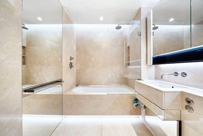 1 Bedroom Flat For Sale In Columbia Gardens, Lillie Square, Fulham, SW6