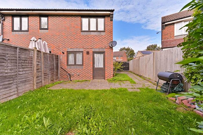 2 Bedroom House For Sale In Bennetts Close, Mitcham, CR4