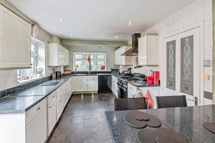 4 Bedroom Detached House For Sale In London Road, Wickford, Essex, SS12
