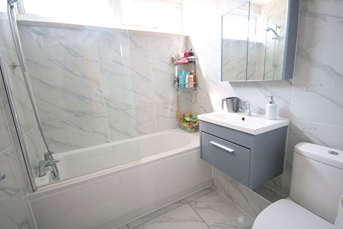 3 Bedroom End Of Terrace House For Sale In Maytree Close, Edgware, HA8