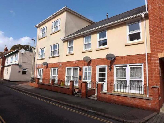 1 Bedroom Flat To Rent In High Street, Dawlish, EX7