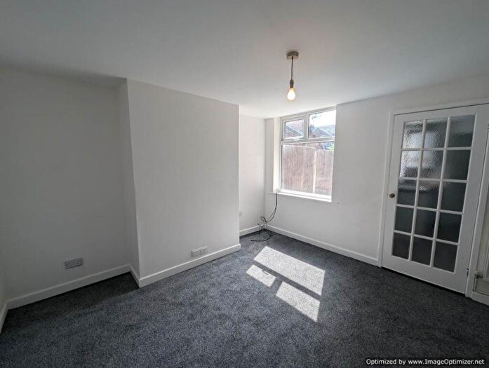 1 Bedroom Flat To Rent In Timbrell Ave, CW1