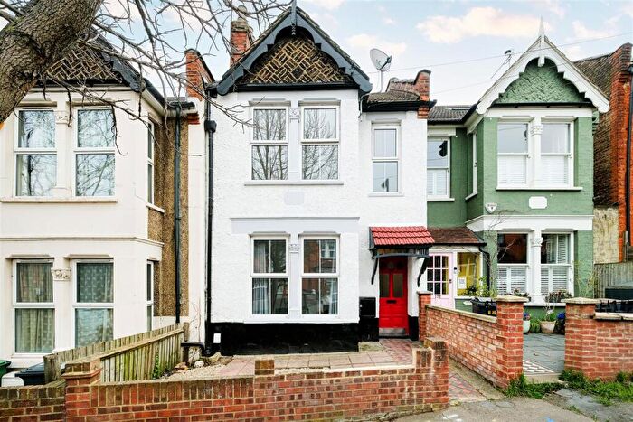 3 Bedroom House To Rent In Howard Road, Walthamstow, E17