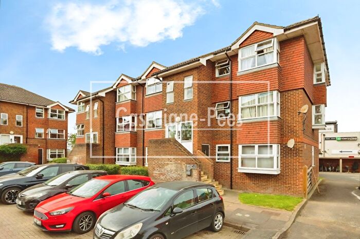 2 Bedroom Flat To Rent In Josephs Road, Guildford, GU1
