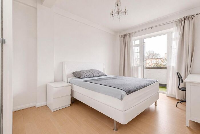 3 Bedroom Flat To Rent In Edith Villas, London, W14
