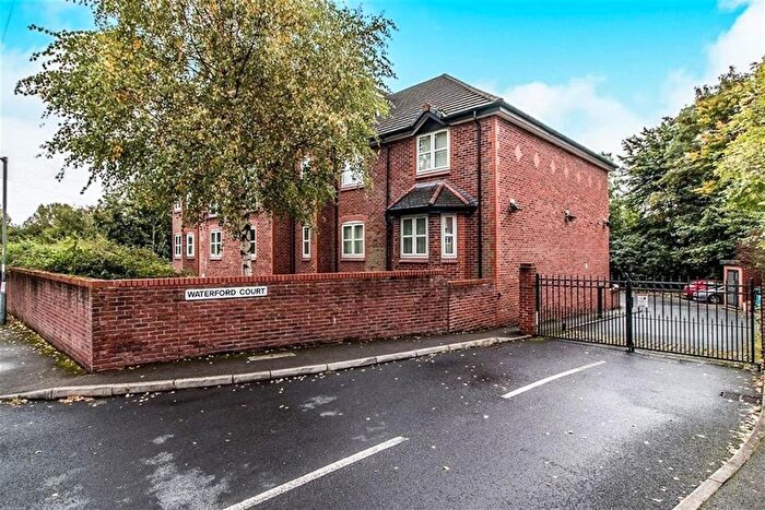 2 Bedroom Flat To Rent In Carlton Street, Farnworth, Bolton, BL4