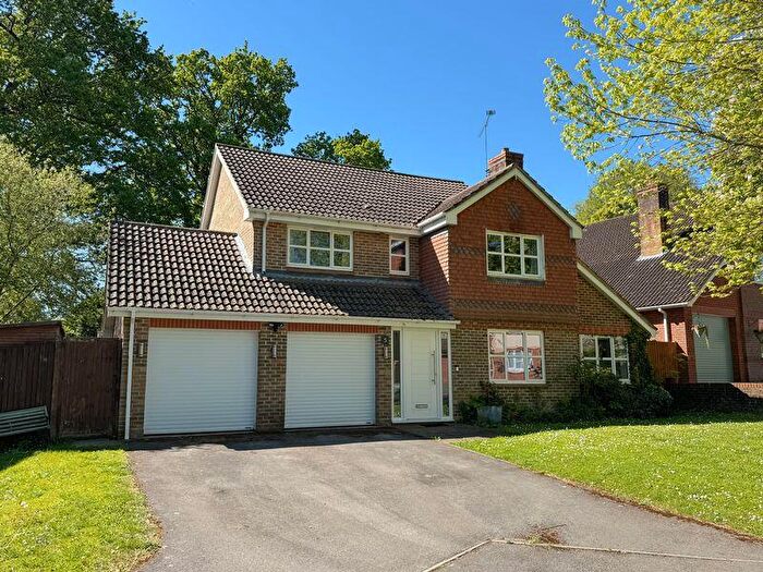 4 Bedroom Detached House For Sale In Bishops Waltham, SO32