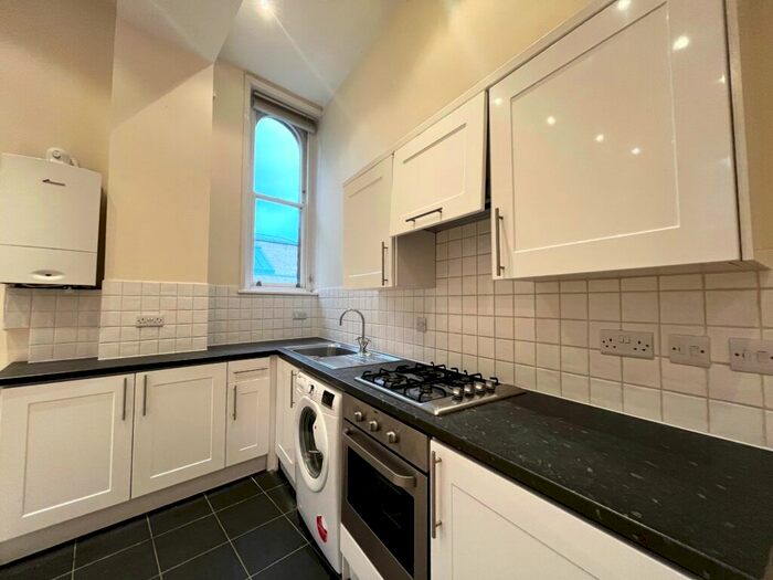 2 Bedroom Flat To Rent In St Marthas Court, Wood Street, EN5