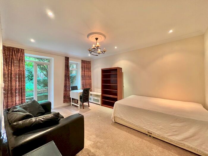 Studio To Rent In Primrose Gardens, Belsize Park, London, NW3