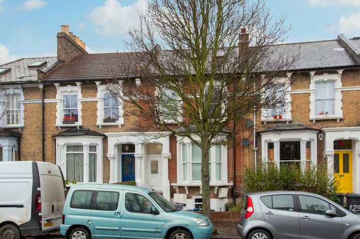 1 Bedroom Flat To Rent In Brooke Road, London, N16